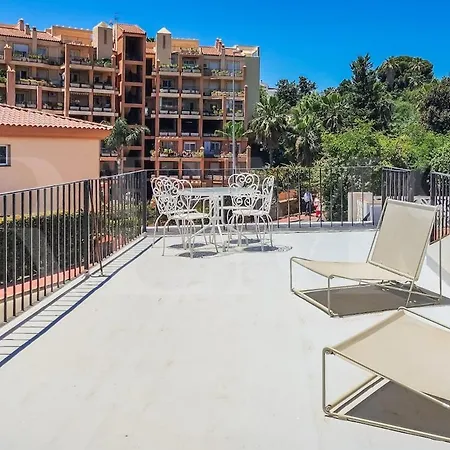Chic With Pool, Garden And Parking Rems פואנגירולה