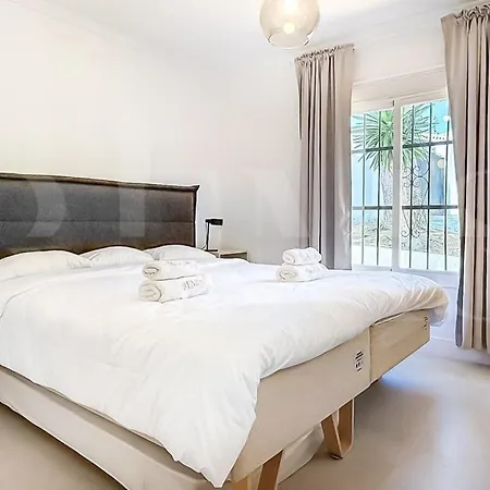 וילה Chic With Pool, Garden And Parking Rems פואנגירולה